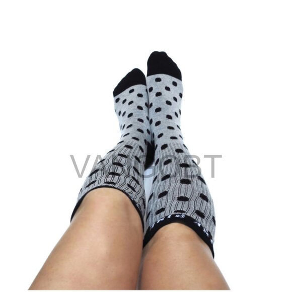 Victoria's Secret PINK Knee High Socks Grey Black Dots NWOT RARE - Picture 1 of 7